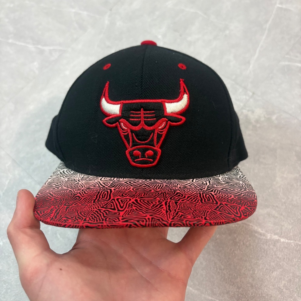 Mitchell & Ness Chicago Bulls Snapback Hat Black Red Hardwood Classics Pattern